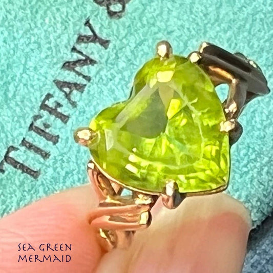 14k Gold 5.7 Ct PERIDOT Heart Ring. Famous US Designer