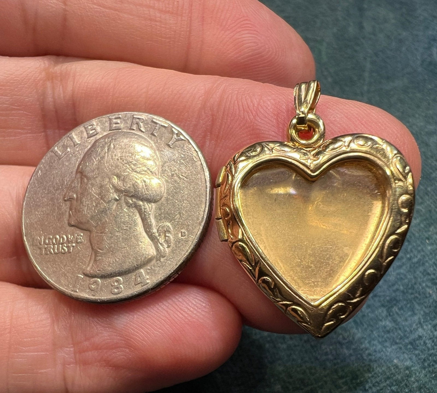 14k Gold Antique Window Locket Heart Pendant **Mementos!**