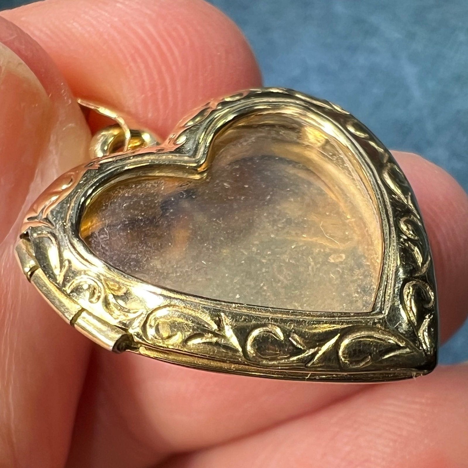 14k Gold Antique Window Locket Heart Pendant **Mementos!**