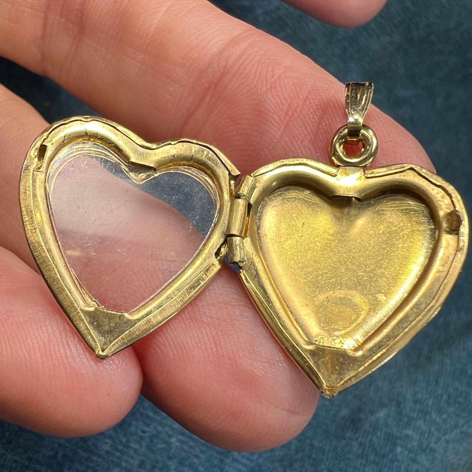 14k Gold Antique Window Locket Heart Pendant **Mementos!**