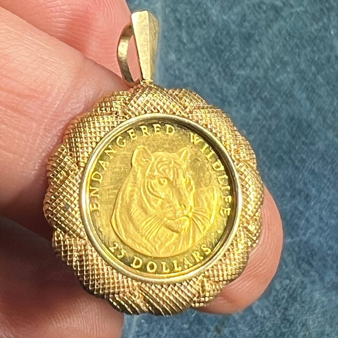 14k Gold Bezel Pendant w Endangered Tiger RARE Cook Islands Coin