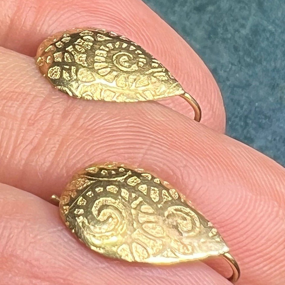 14k Gold Embossed Paisley Nautilus Design Shell Teardrop Drop Earrings