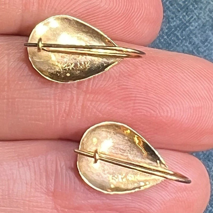 14k Gold Embossed Paisley Nautilus Design Shell Teardrop Drop Earrings