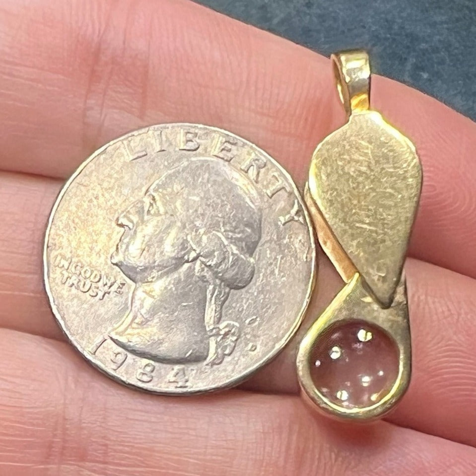 14k Gold Jeweler's LOUPE Magnifier Pendant. 6g. WORKS! *TINY*