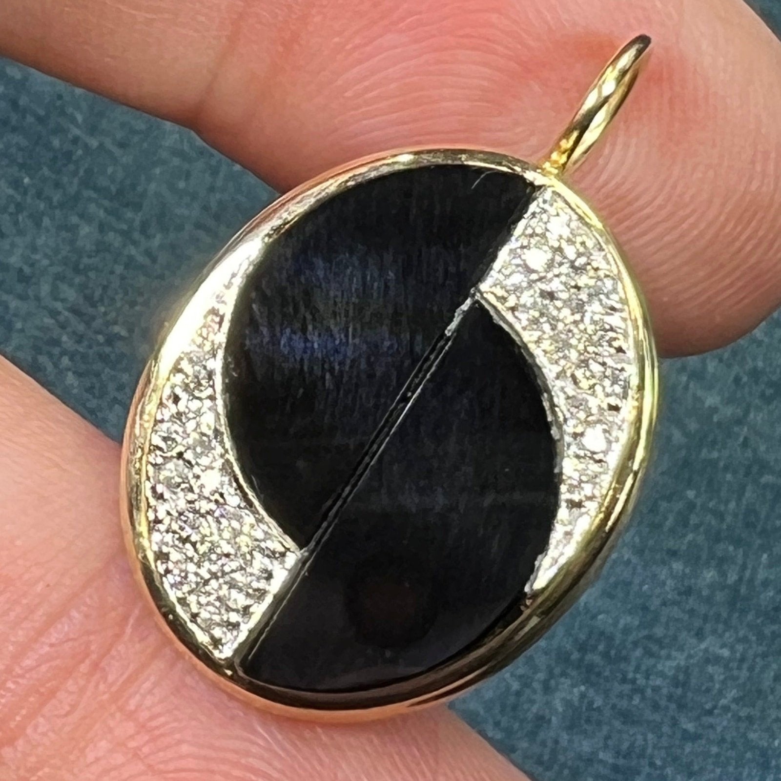 14k Gold Onyx Pendant w Diamonds. Mid-Century Modern. 5g + 1"