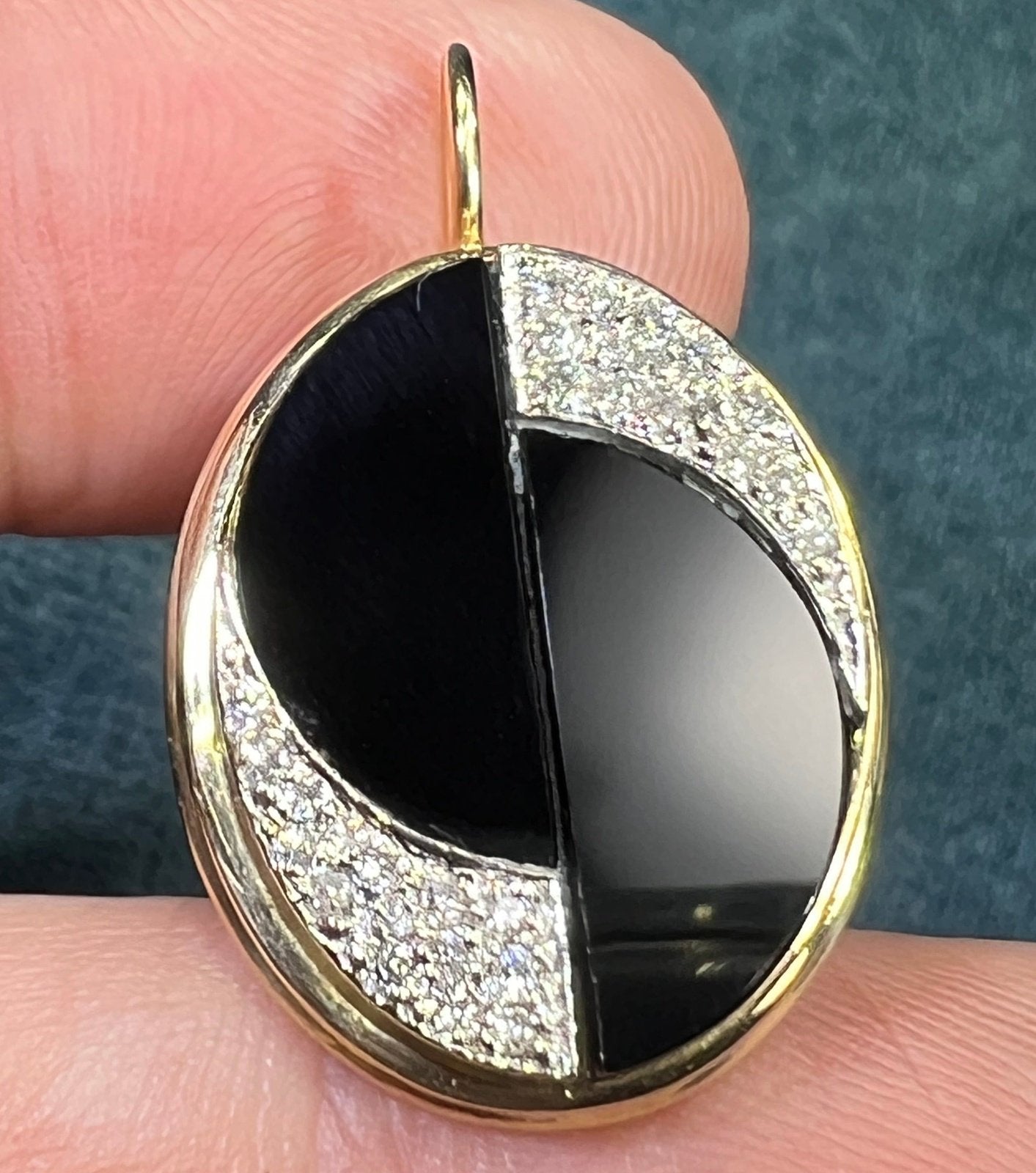 14k Gold Onyx Pendant w Diamonds. Mid-Century Modern. 5g + 1"