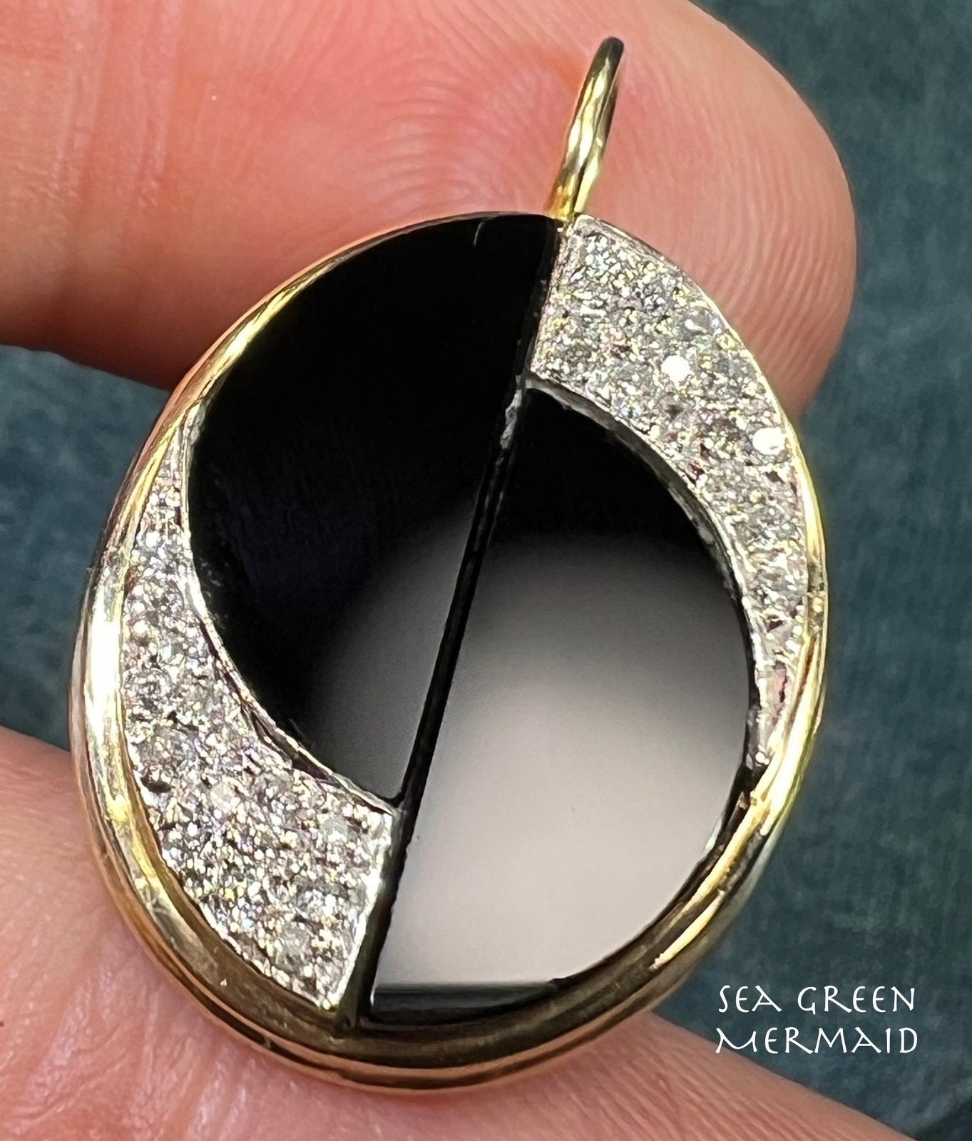 14k Gold Onyx Pendant w Diamonds. Mid-Century Modern. 5g + 1"