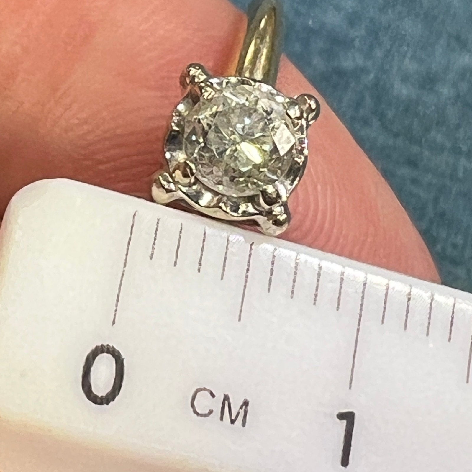 14k Gold Solitaire Diamond Engagement Ring. Classic Antique