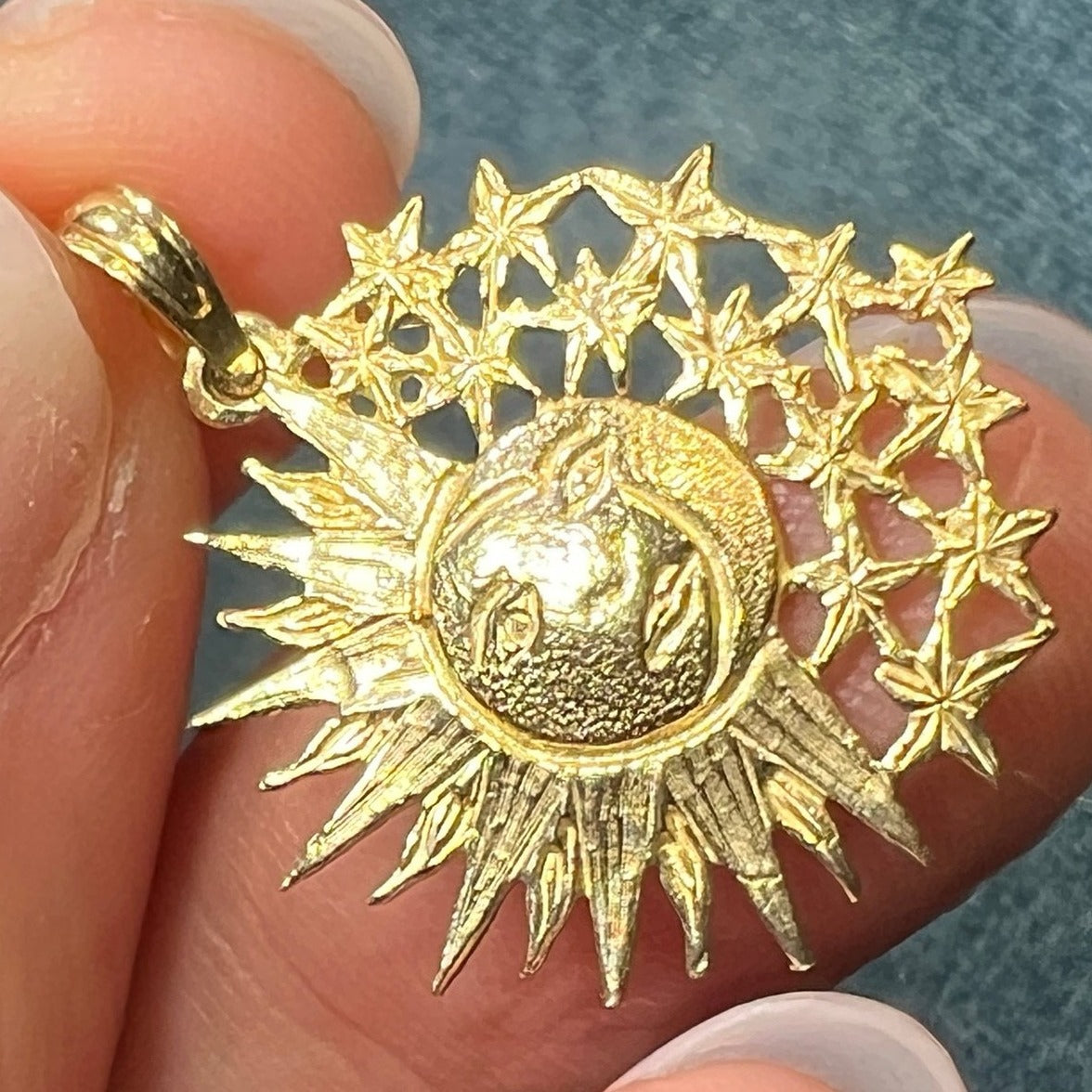 14k Gold Sun/Moon Face Pendant w Star Shower. Medallion 1"