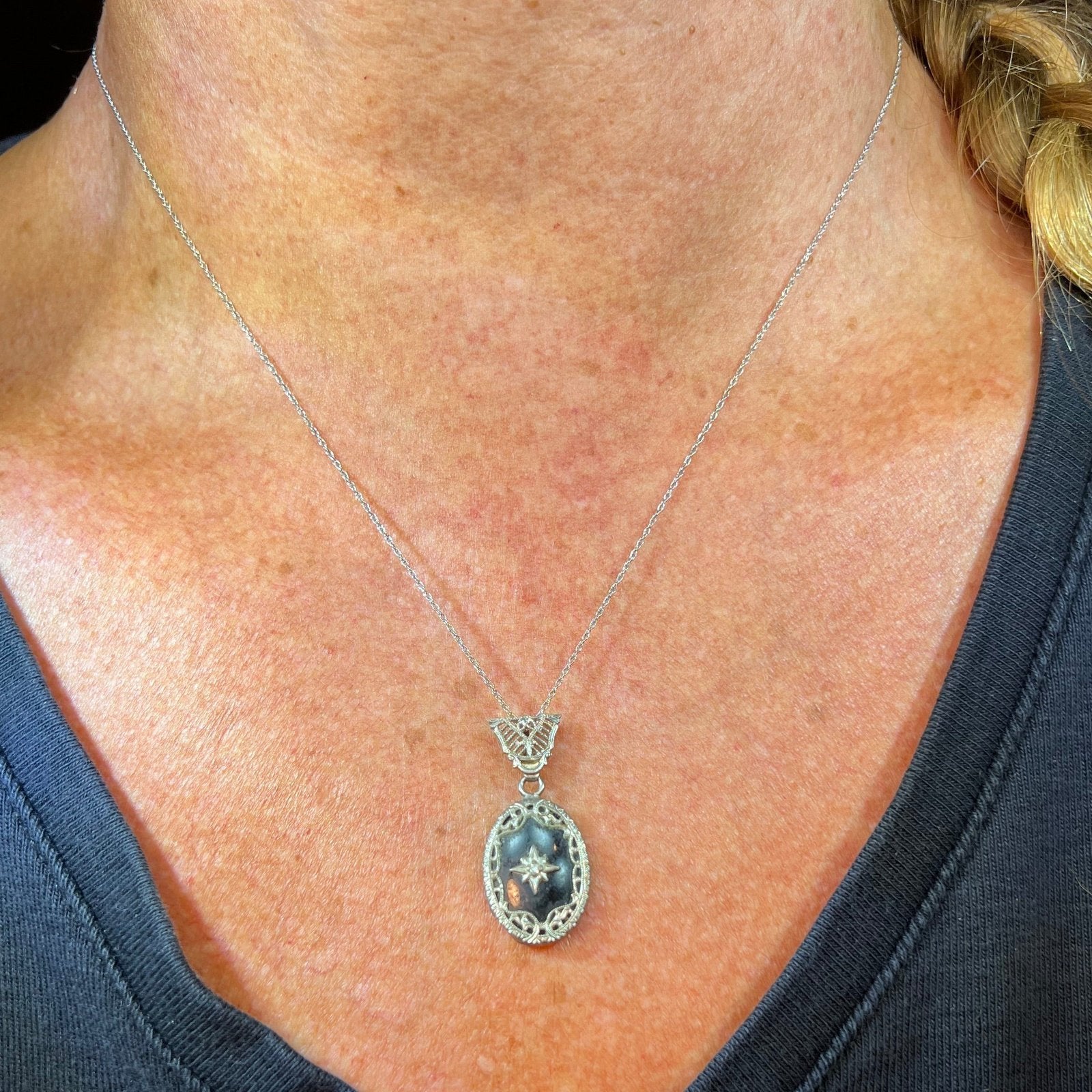 14k White Gold Onyx Pendant w Diamond. 18" Chain Necklace. Deco