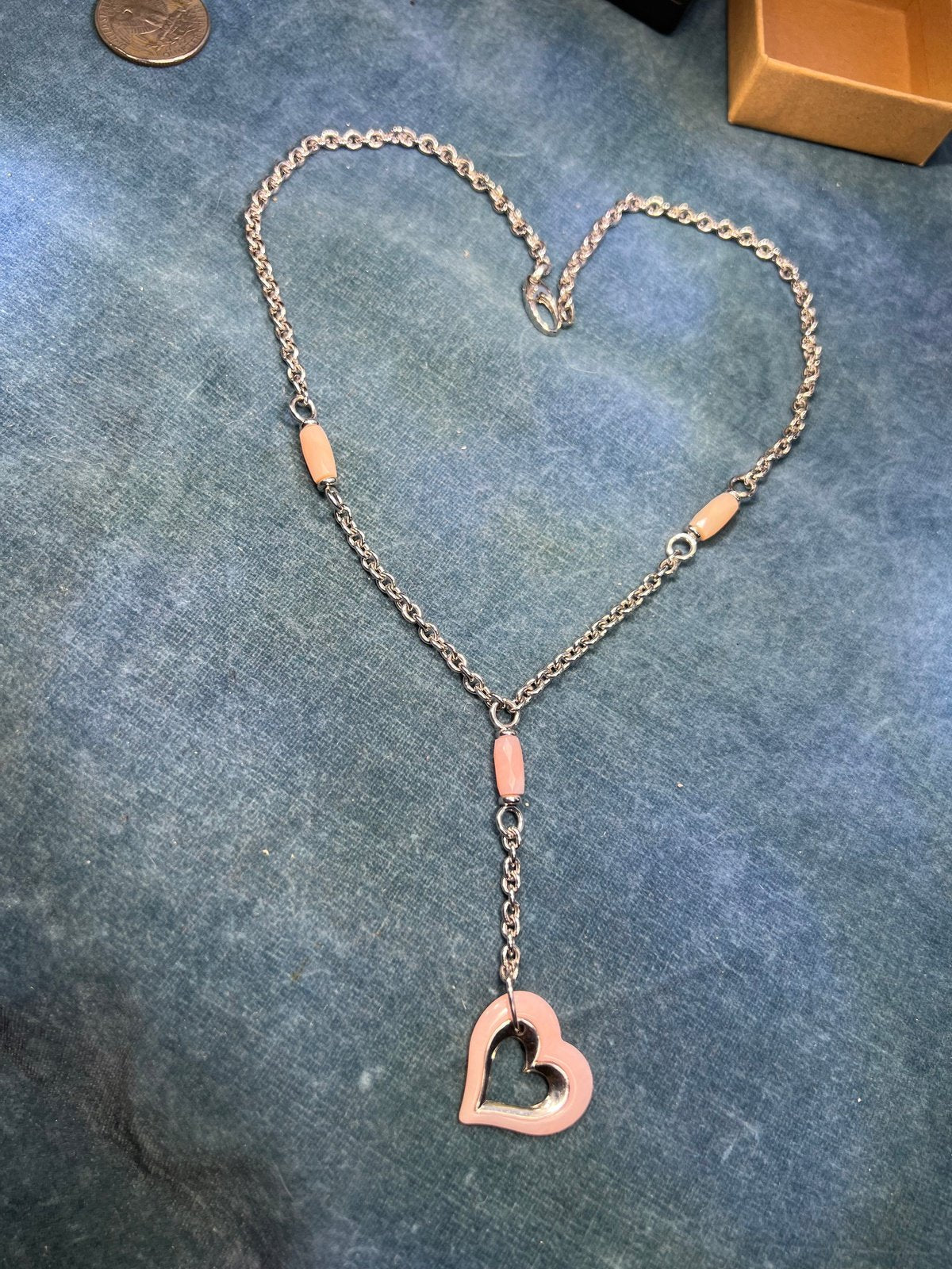 14k White Gold Pink Quartz Heart Rolo Station Chain Necklace. 12g