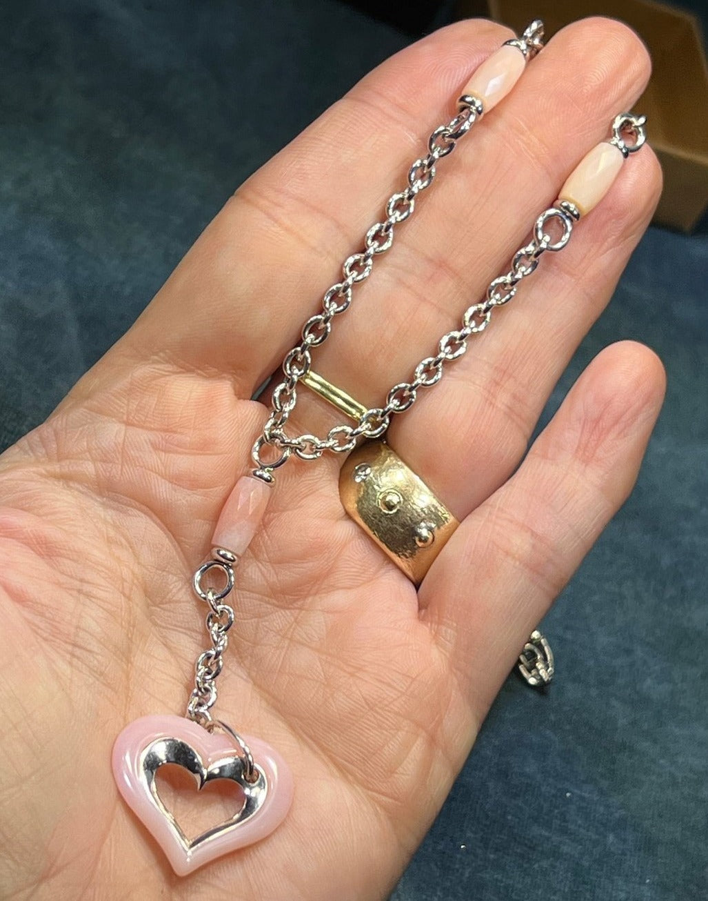 14k White Gold Pink Quartz Heart Rolo Station Chain Necklace. 12g