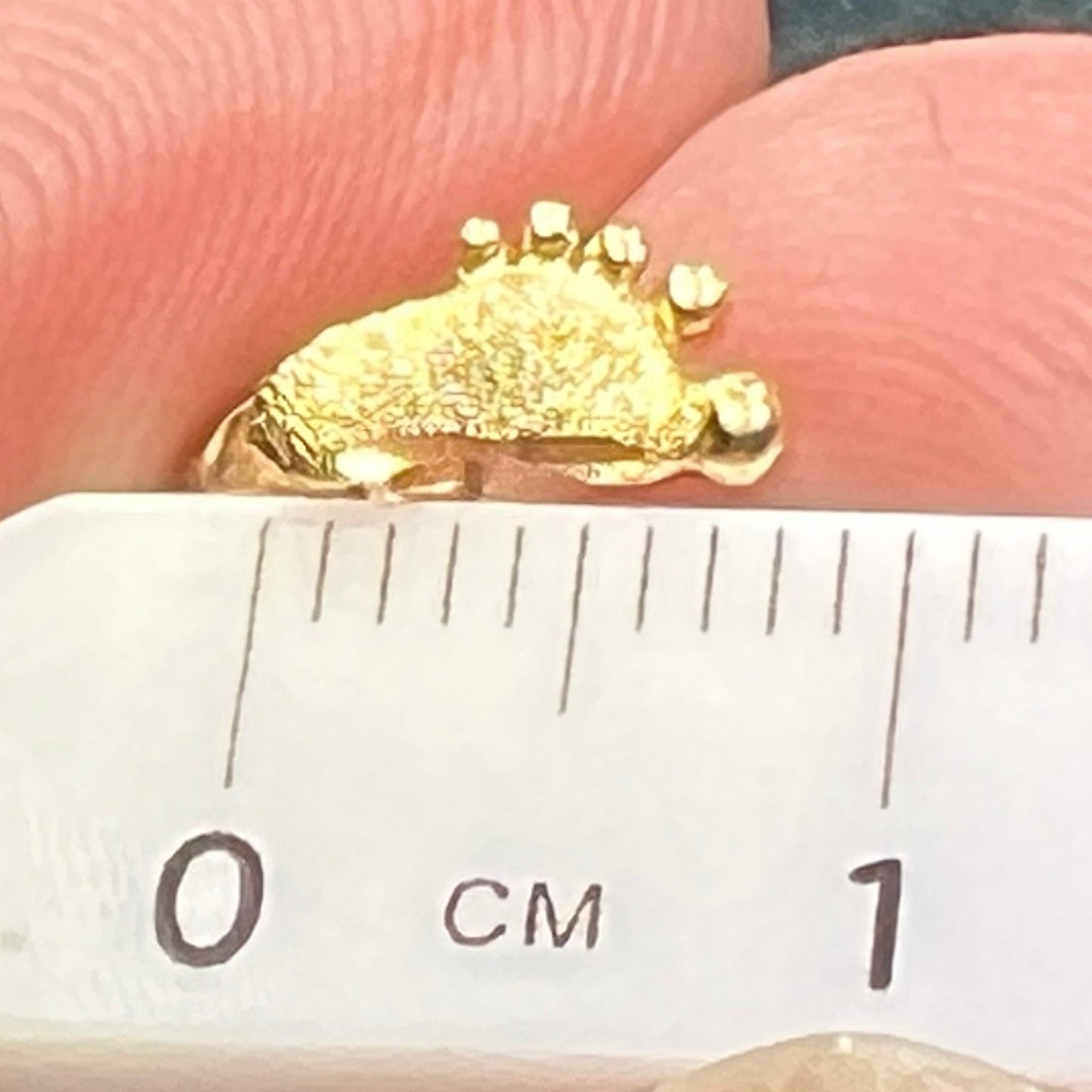 14k Yellow Gold 70's BAREFOOT Beach Sandy Toes Earrings. Tiny!