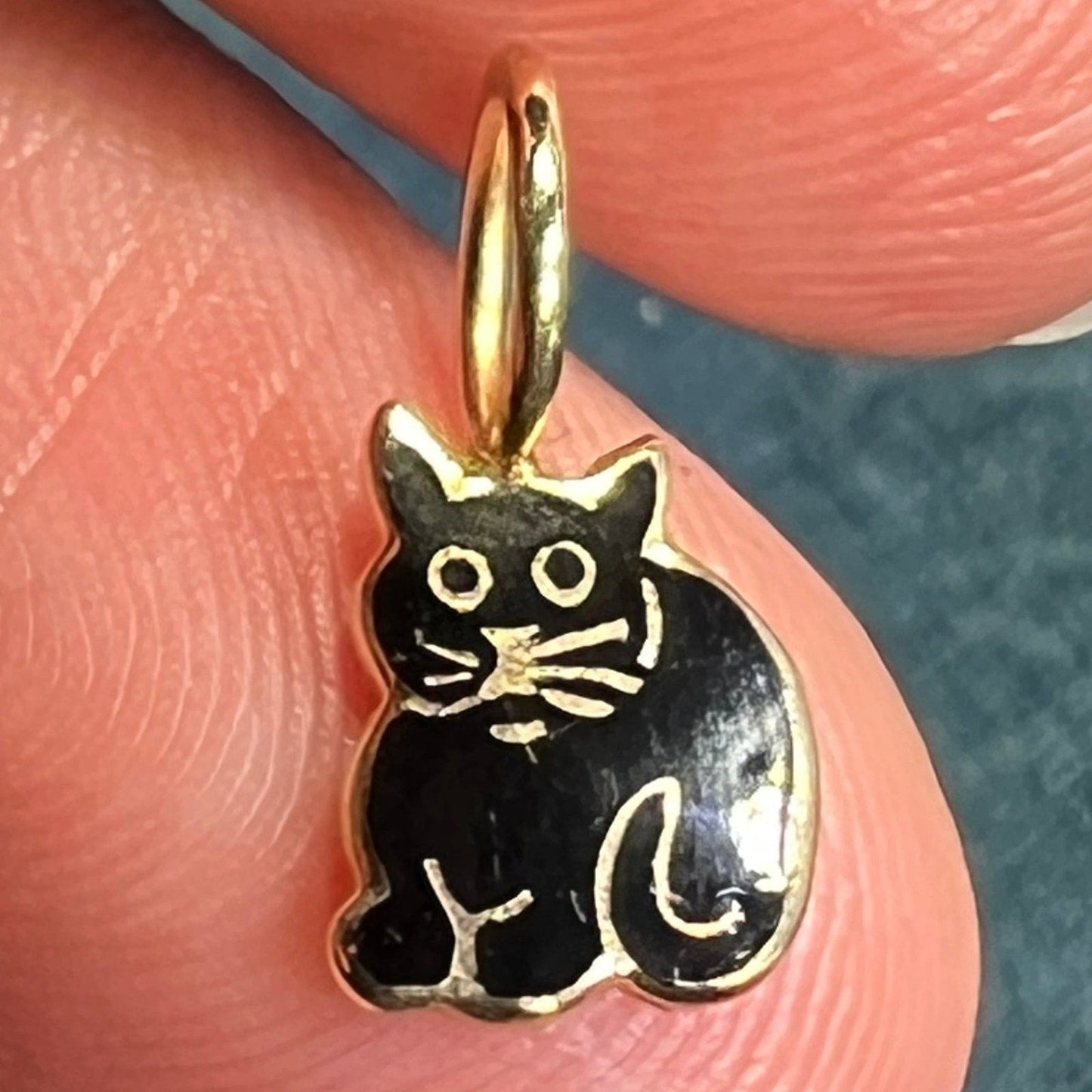 14k Yellow Gold Black Enamel Sitting Cat Pendant. TINY!