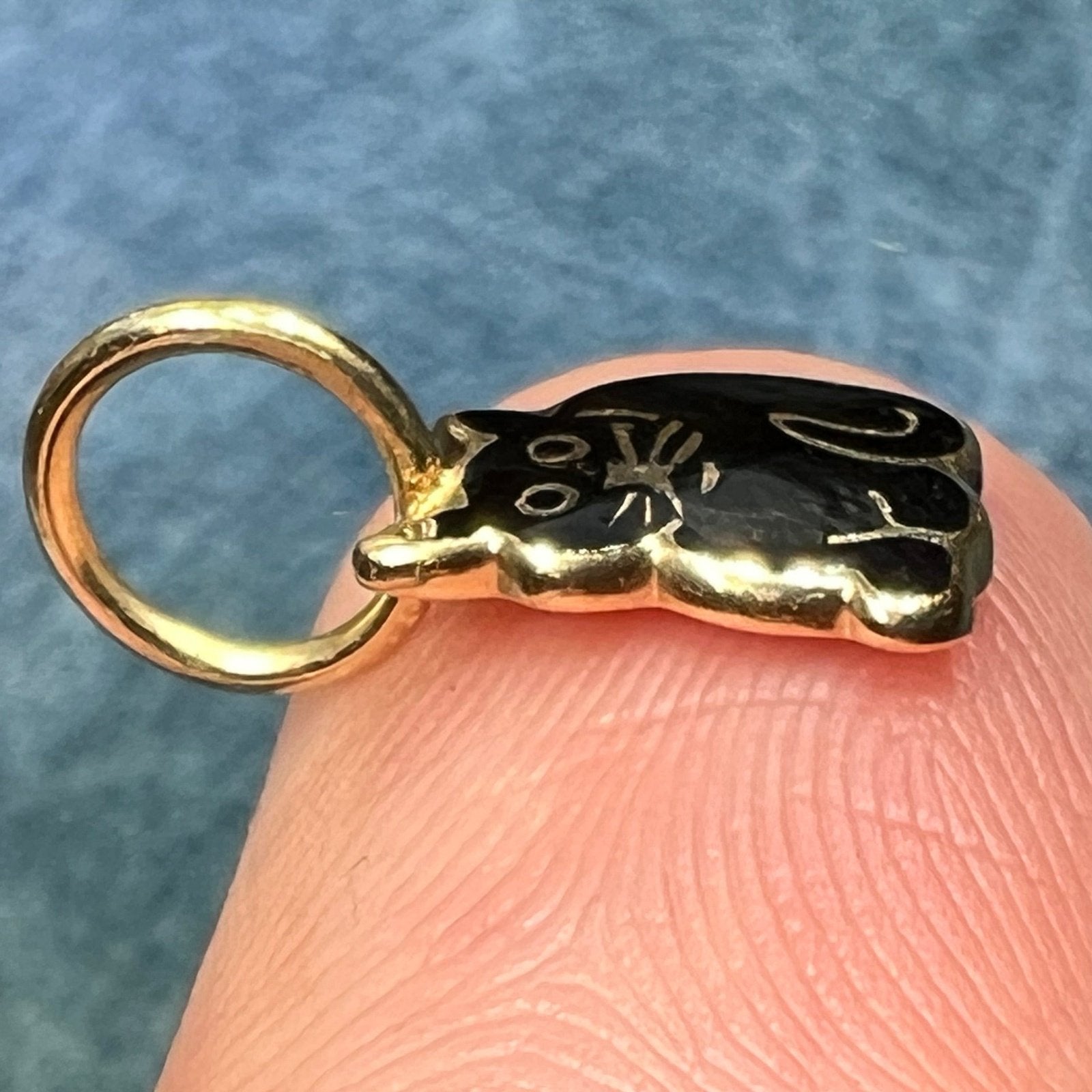 14k Yellow Gold Black Enamel Sitting Cat Pendant. TINY!