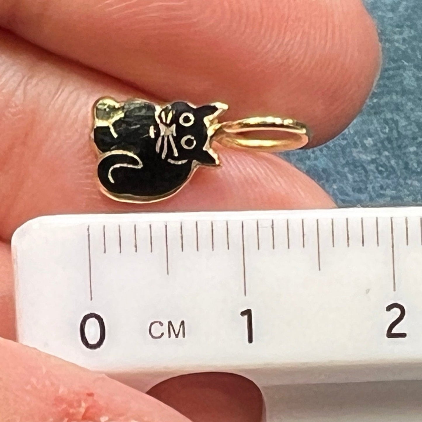 14k Yellow Gold Black Enamel Sitting Cat Pendant. TINY!