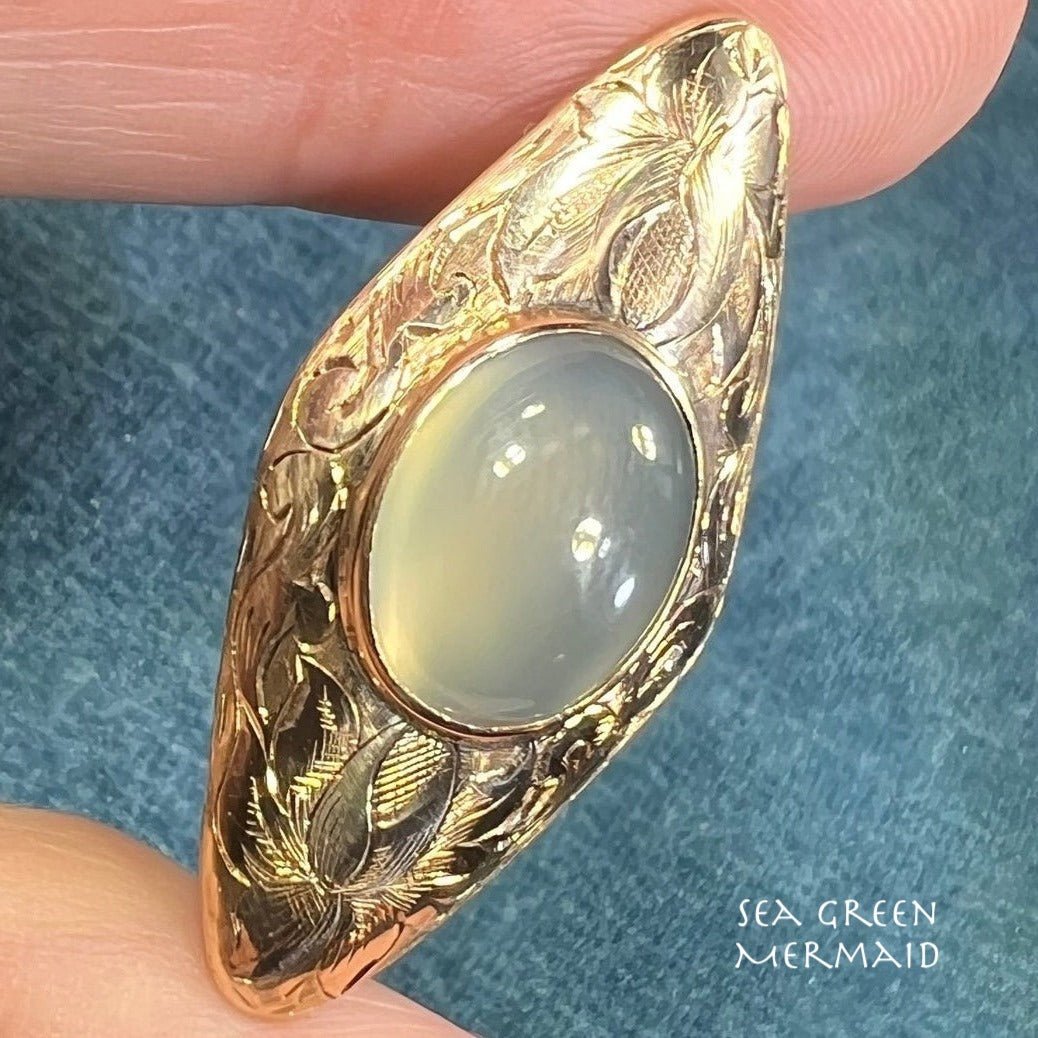 14k Yellow Gold Cats Eye Moonstone Pendant. Victorian Filigree