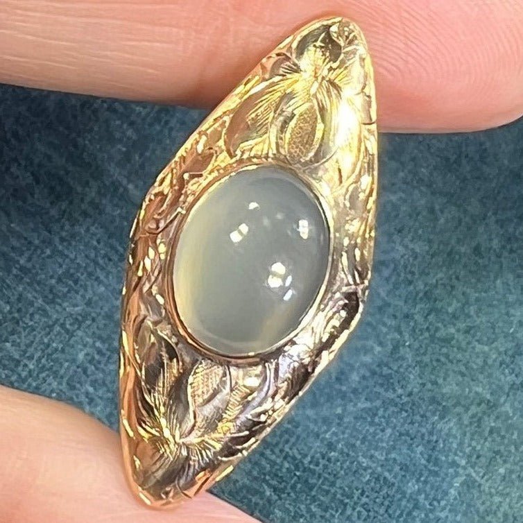 14k Yellow Gold Cats Eye Moonstone Pendant. Victorian Filigree