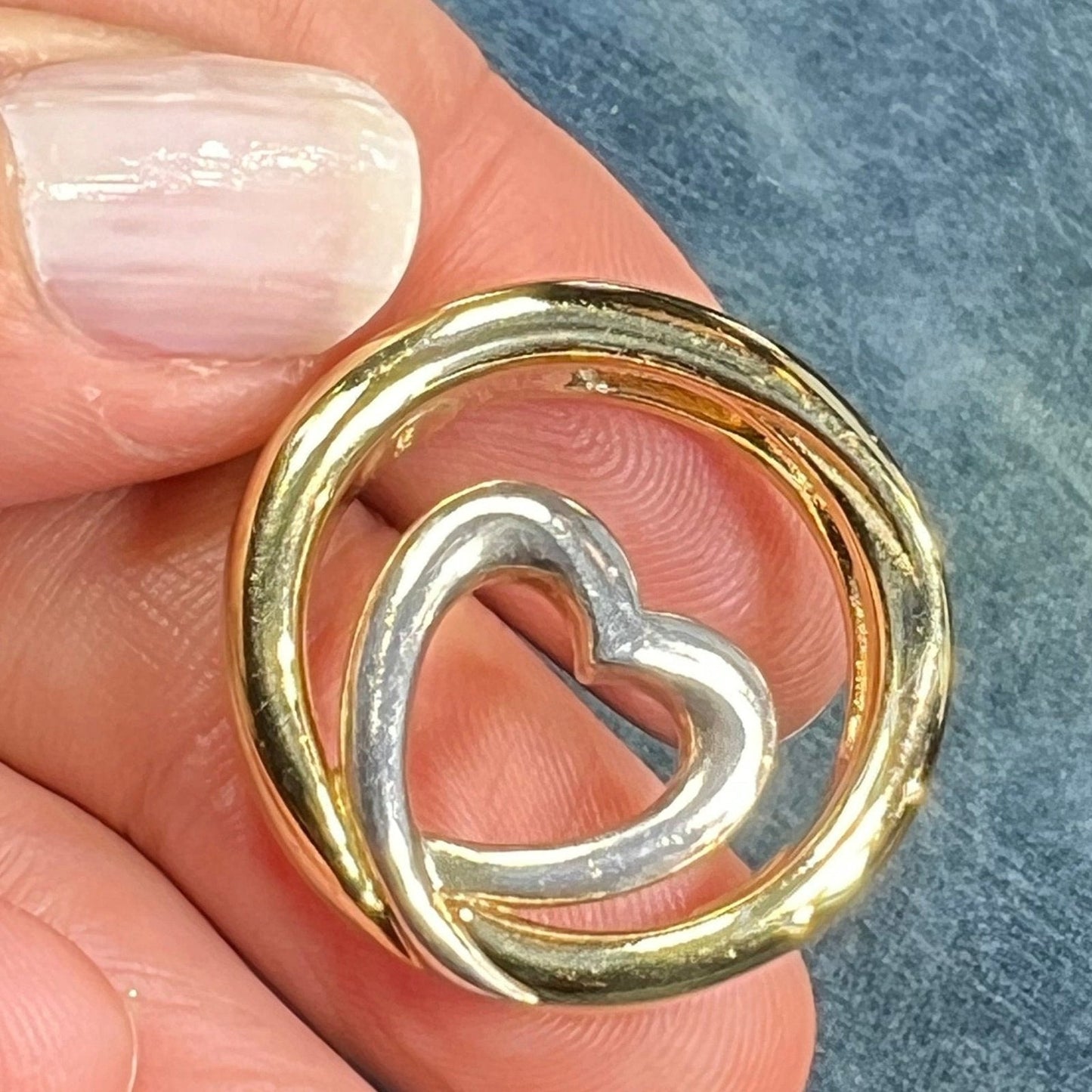 14k Yellow Gold Circle Slide Pendant w Silver Heart. 1"