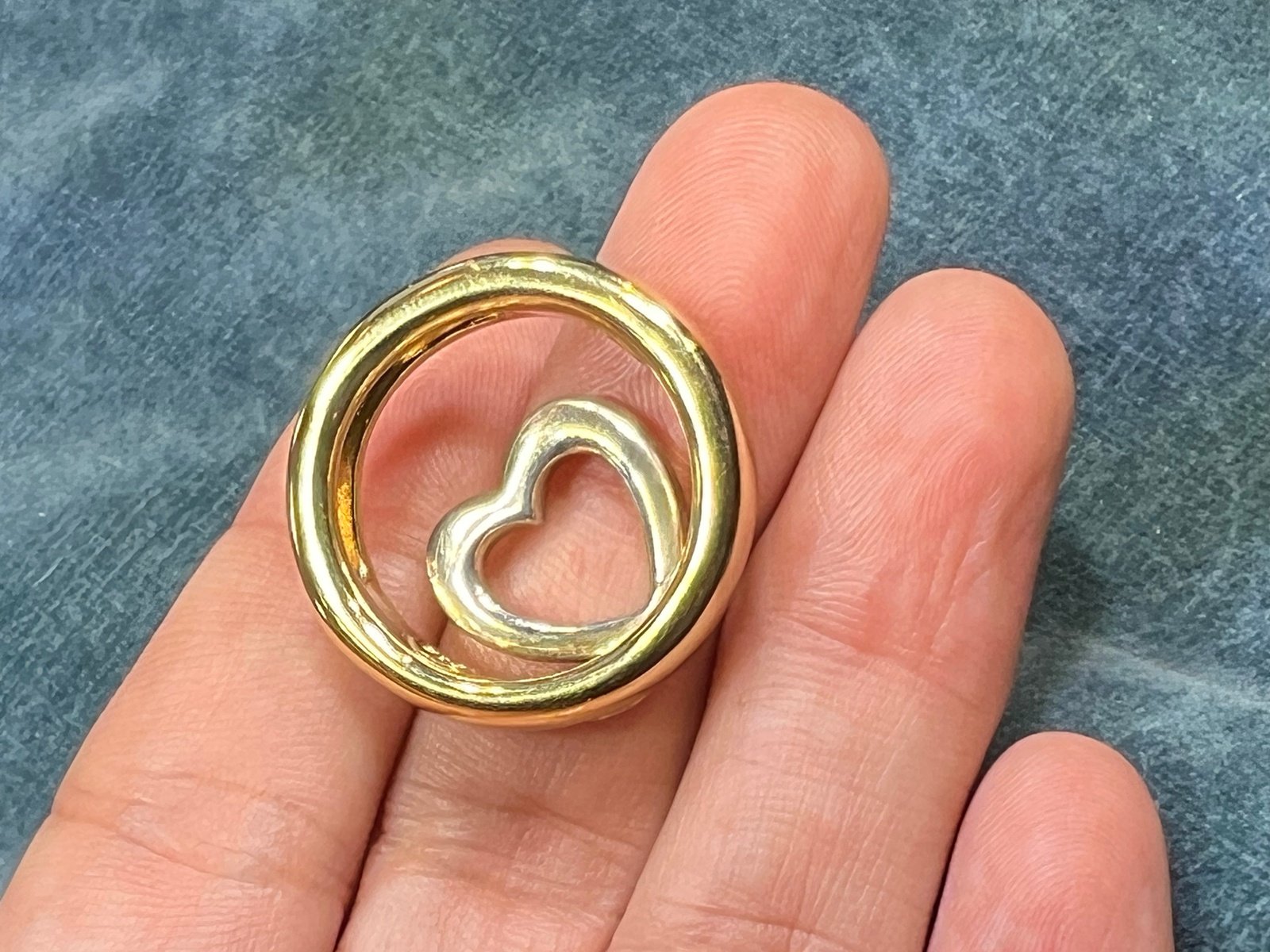 14k Yellow Gold Circle Slide Pendant w Silver Heart. 1"