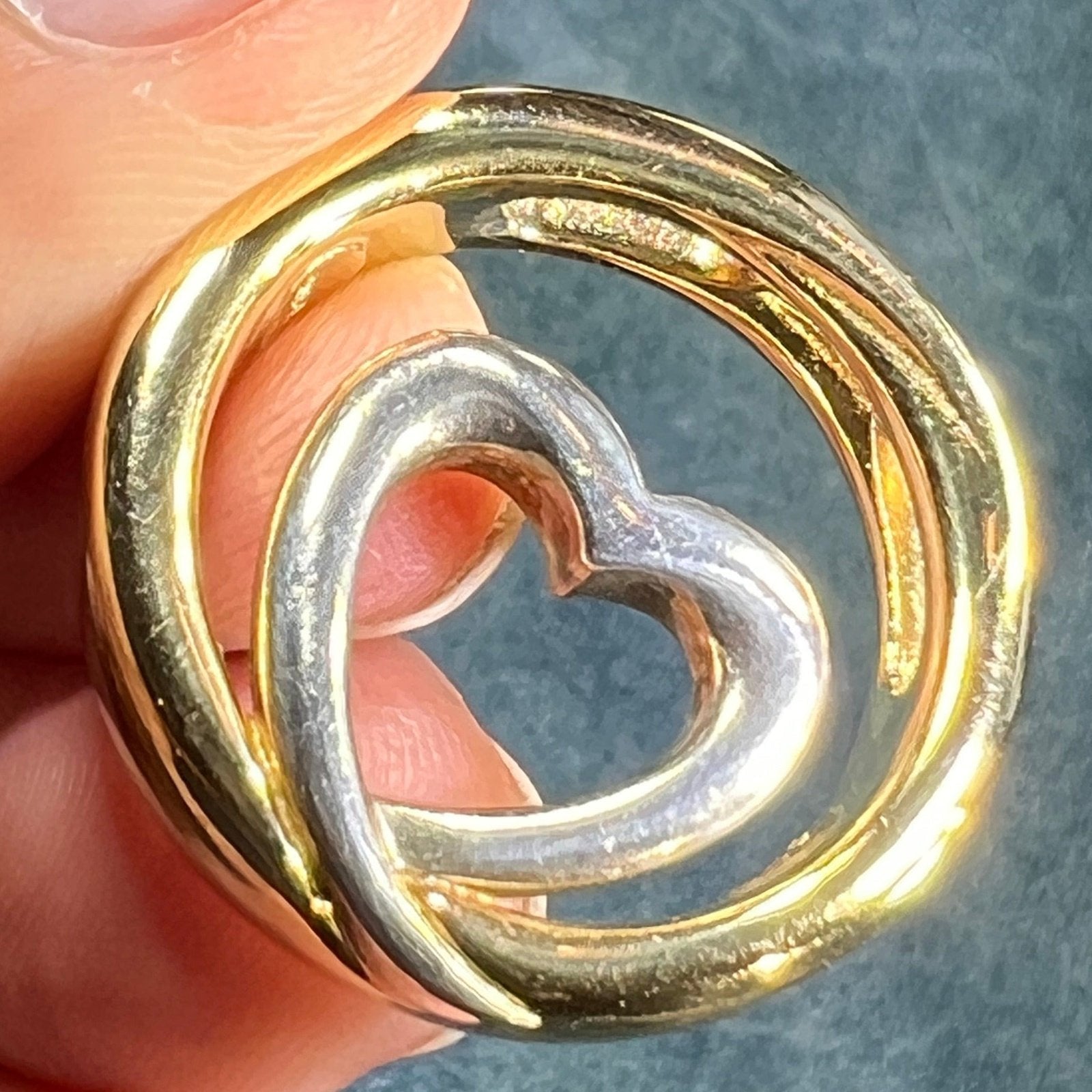 14k Yellow Gold Circle Slide Pendant w Silver Heart. 1"