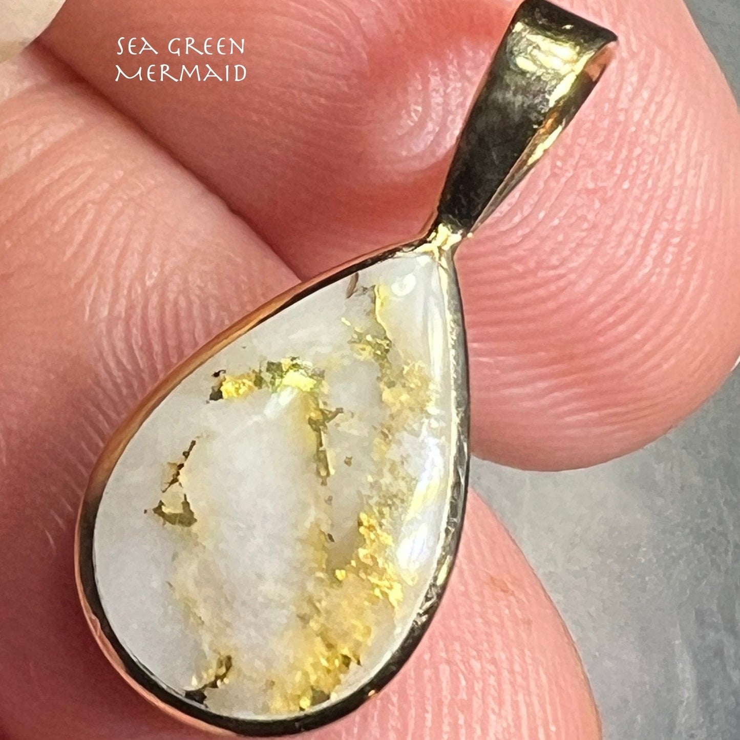 14k Yellow Gold Designer ALASKAN Gold Quartz Teardrop Pendant