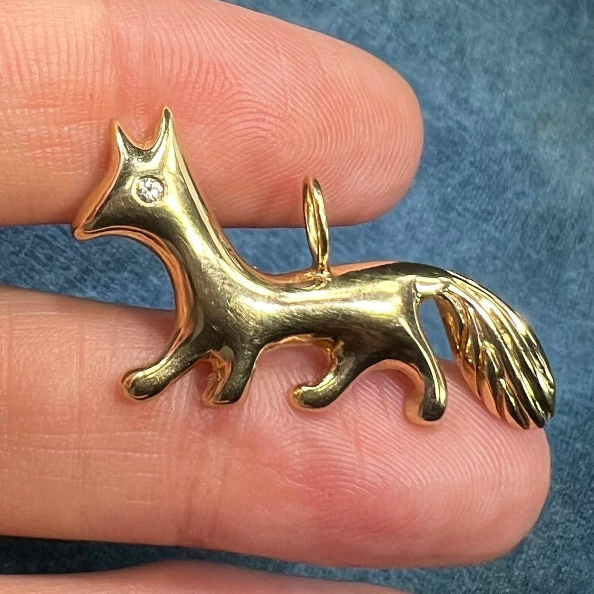 14k Yellow Gold Feisty Fox Pendant w Diamond Eye. 1.25"