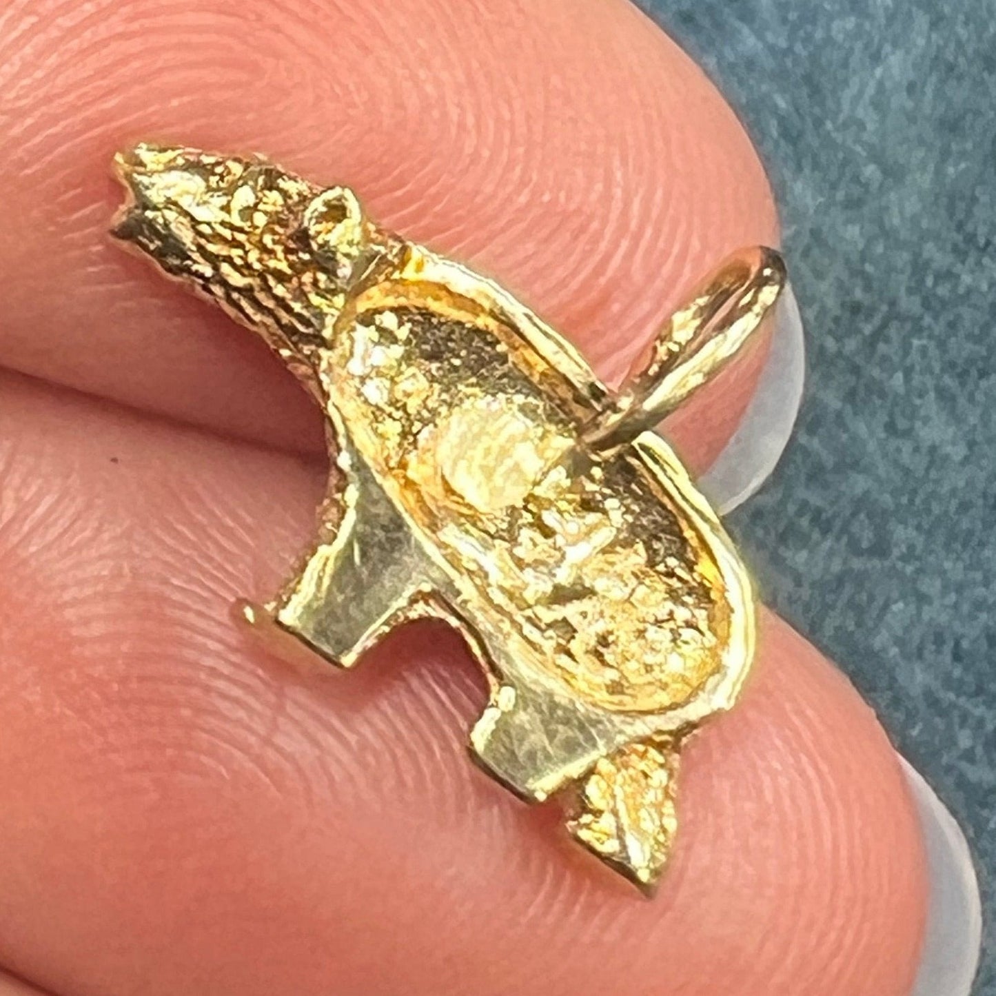 14k Yellow Gold Grizzly Bear Pendant. 3/4"