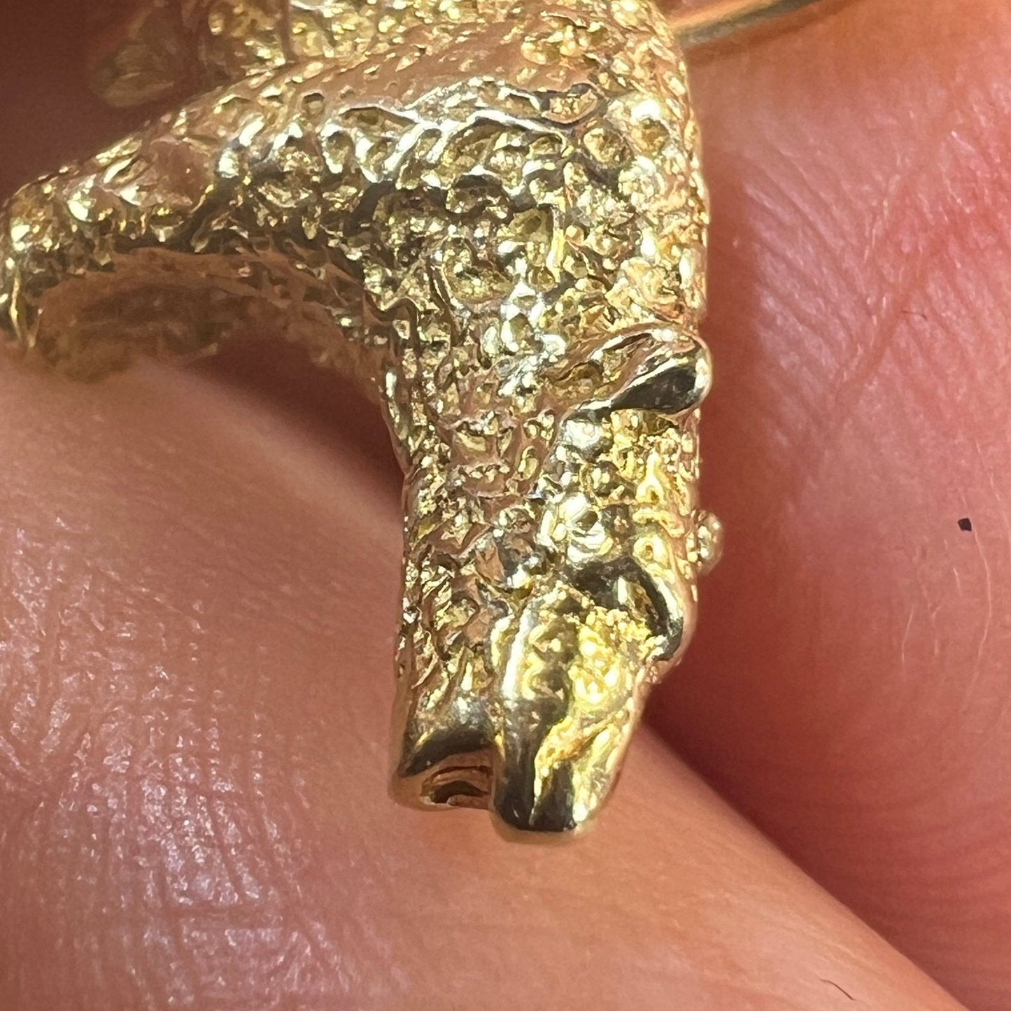 14k Yellow Gold Grizzly Bear Pendant. 3/4"