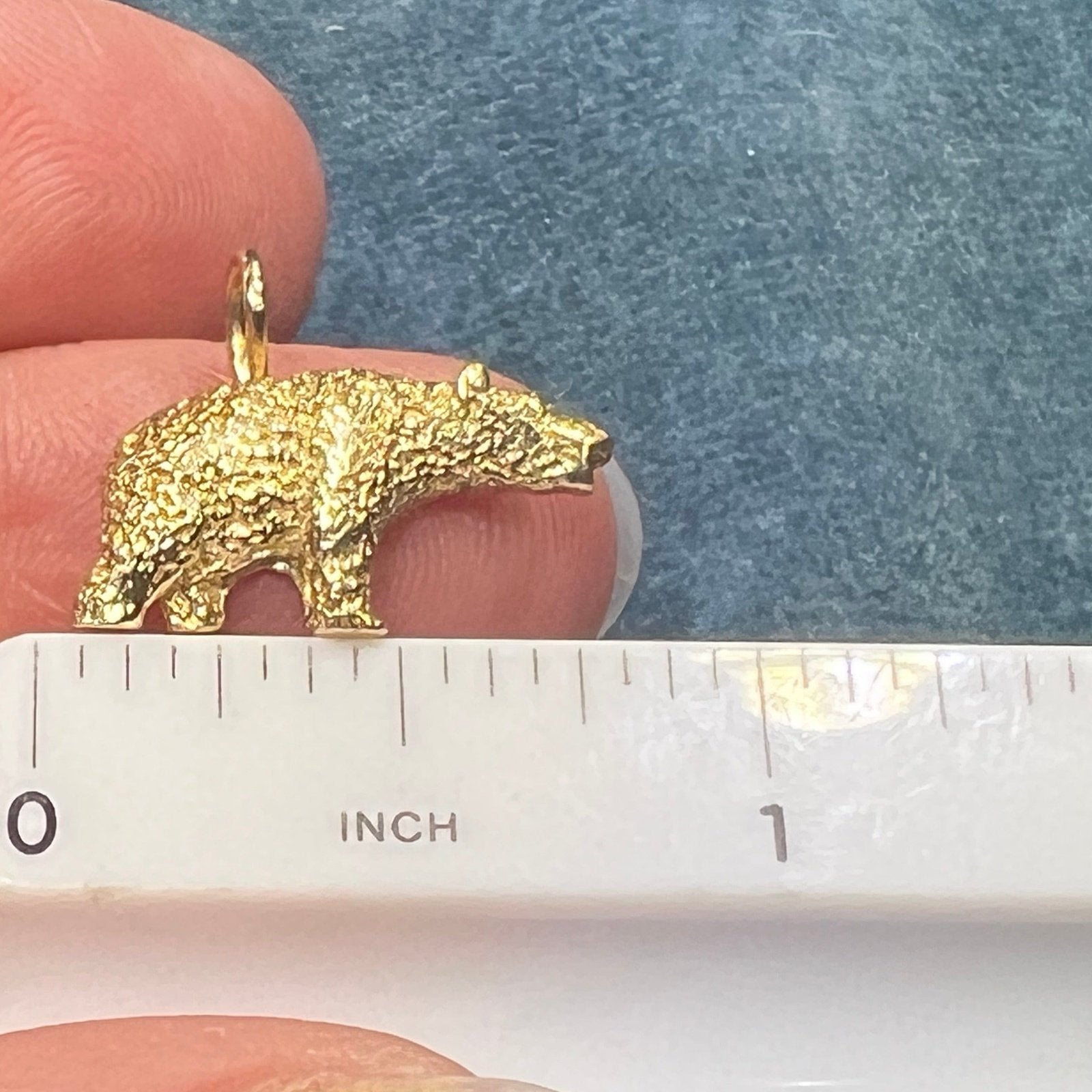 14k Yellow Gold Grizzly Bear Pendant. 3/4"