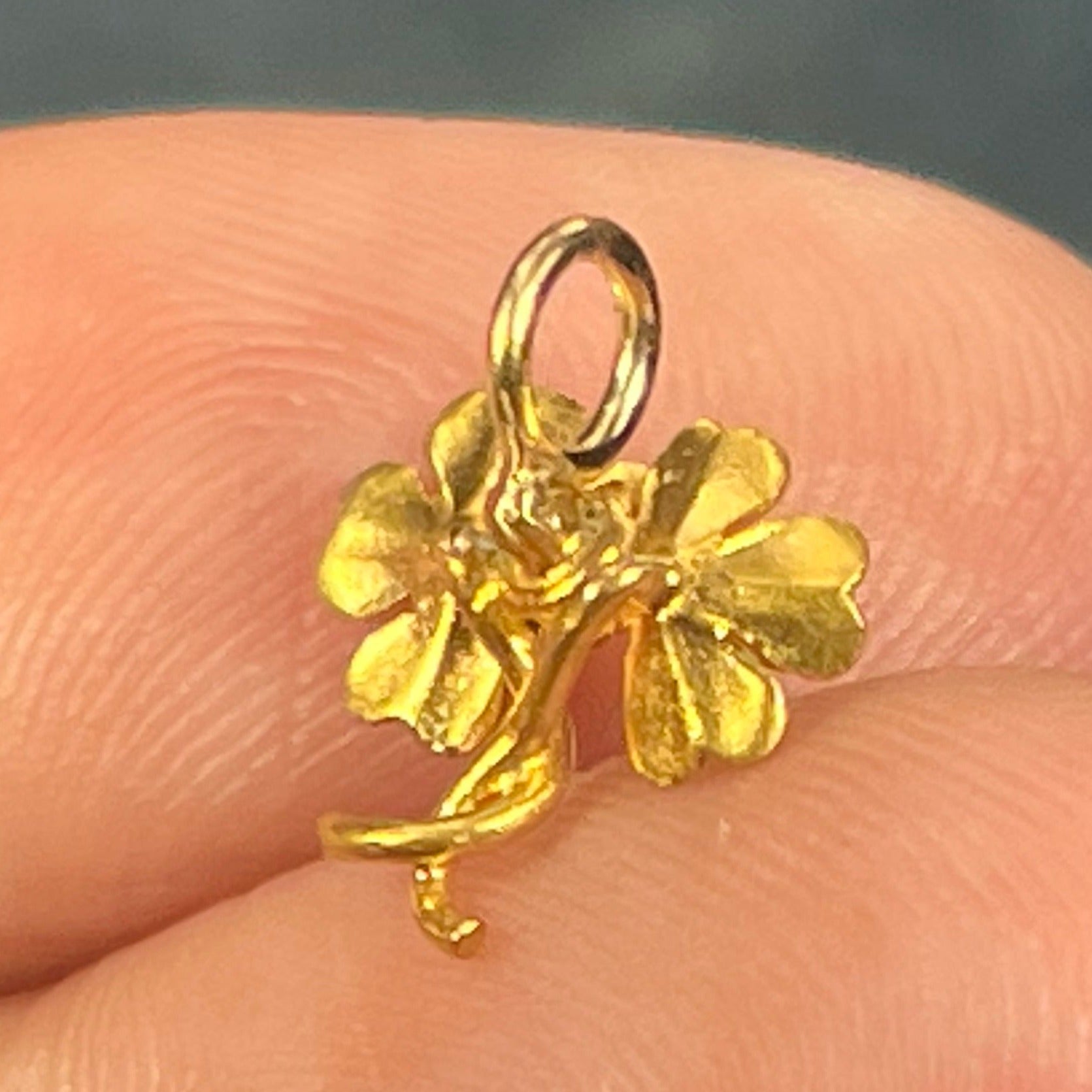 14k Yellow Gold Irish Lucky Shamrock Pendant w Diamonds. TINY!