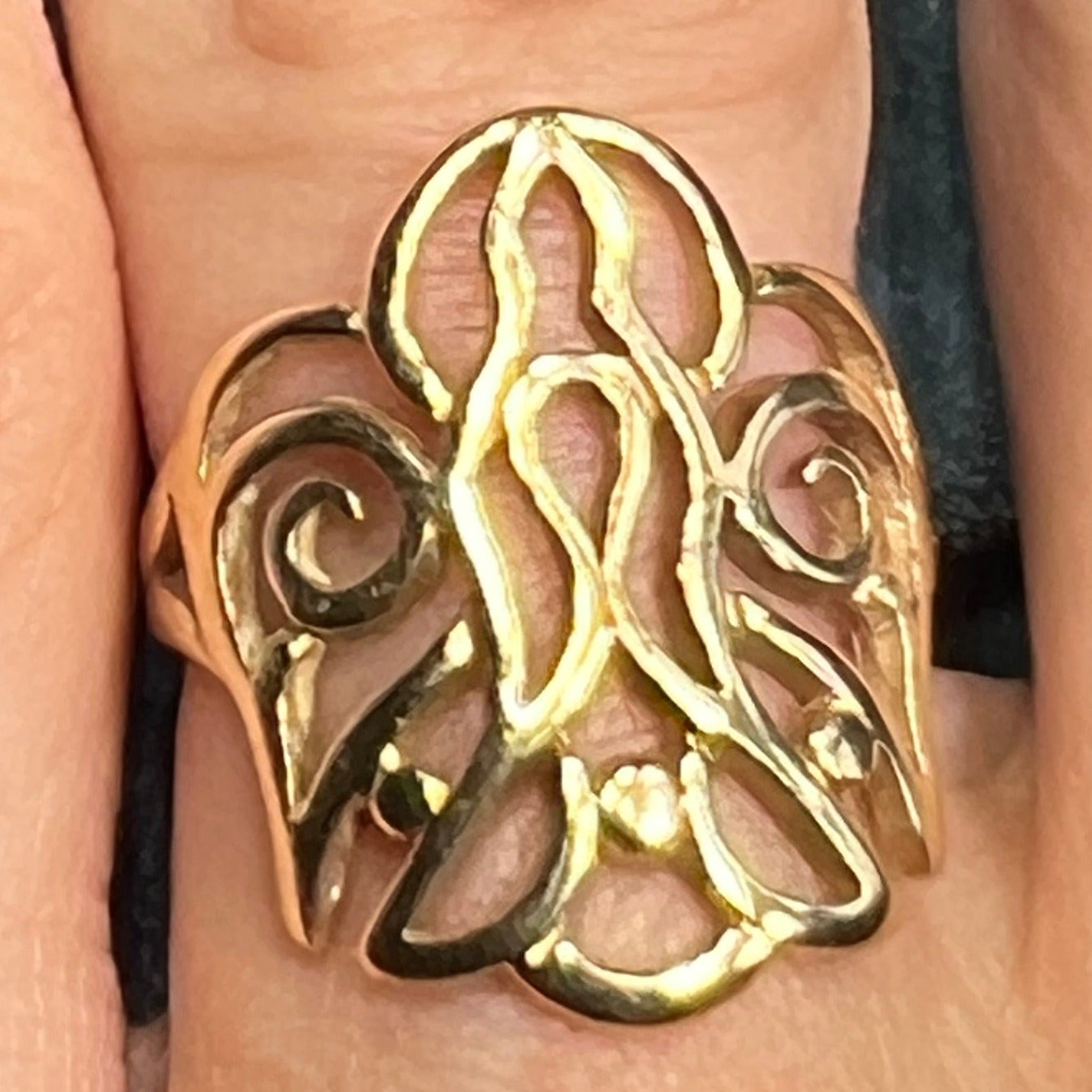 14k Yellow Gold James Avery Ascending Dove Ring. 3/4"