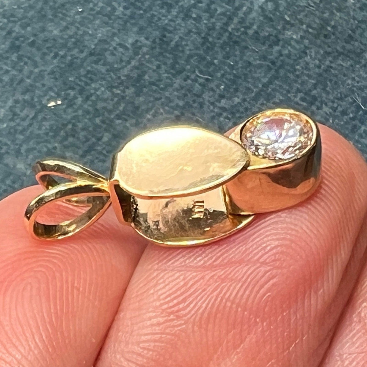 14k Yellow Gold Jeweler's LOUPE Magnifier Pendant. Opens! *TINY*