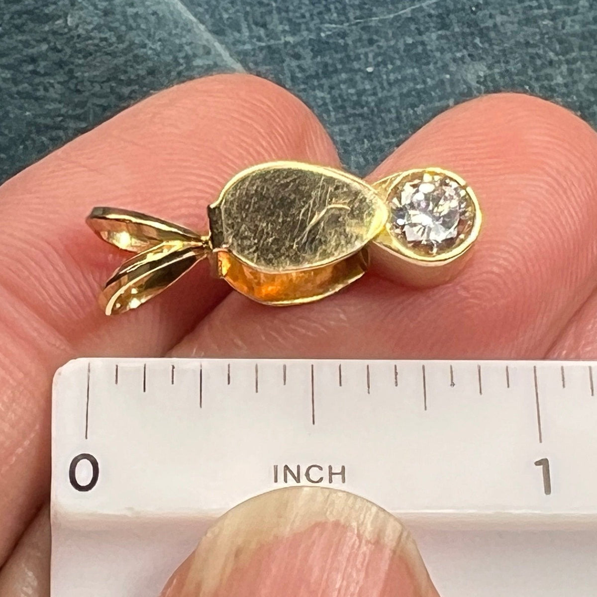 14k Yellow Gold Jeweler's LOUPE Magnifier Pendant. Opens! *TINY*
