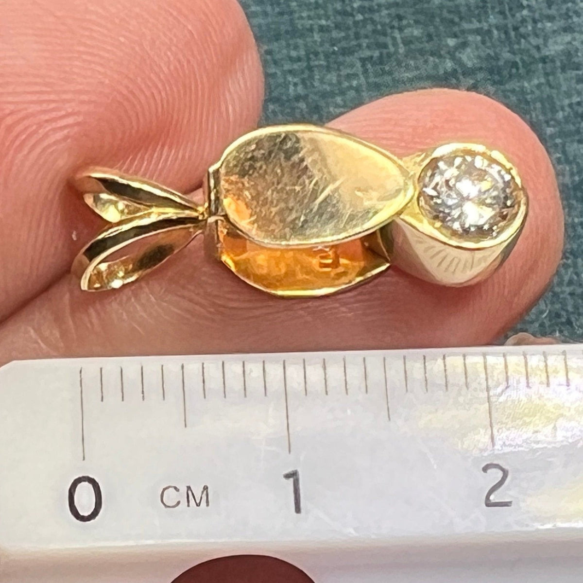 14k Yellow Gold Jeweler's LOUPE Magnifier Pendant. Opens! *TINY*