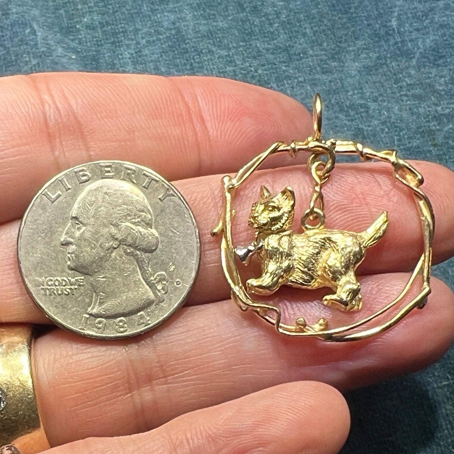 14k Yellow Gold Kitty Cat Suspended in Circle Pendant. 1.3" + 7g