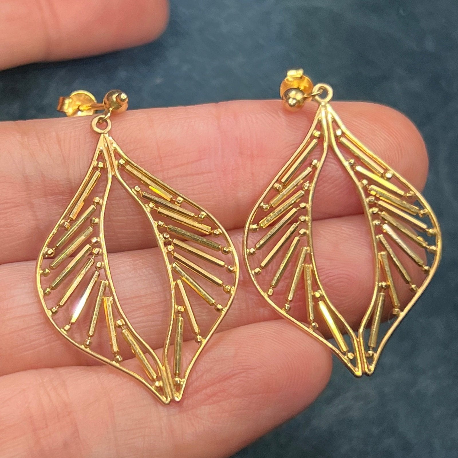 14k Yellow Gold Leaf Outline Statement Earrings. 1.5" Large