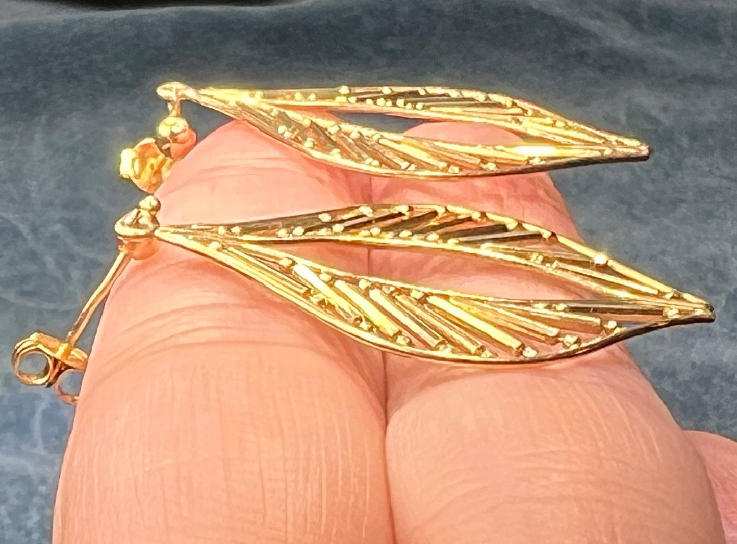 14k Yellow Gold Leaf Outline Statement Earrings. 1.5" Large
