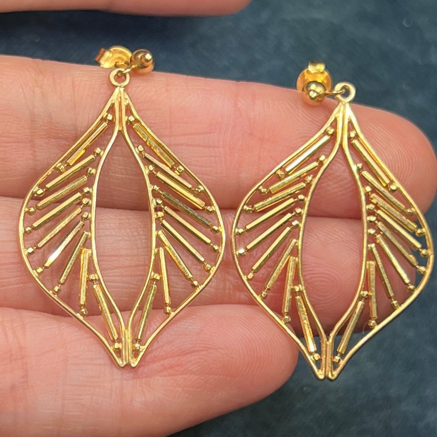 14k Yellow Gold Leaf Outline Statement Earrings. 1.5" Large