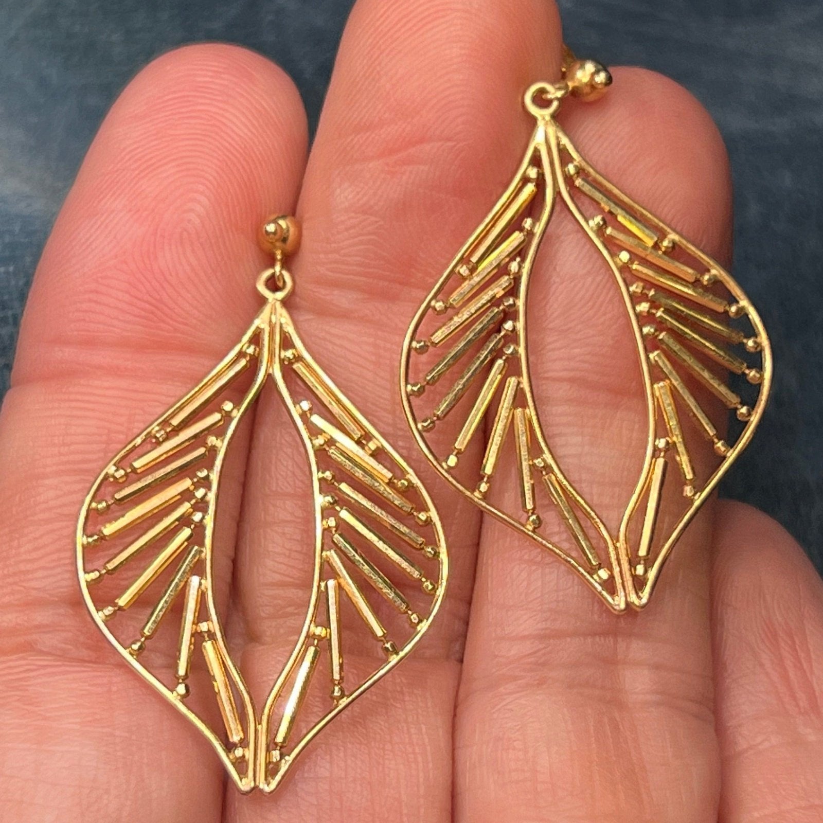 14k Yellow Gold Leaf Outline Statement Earrings. 1.5" Large