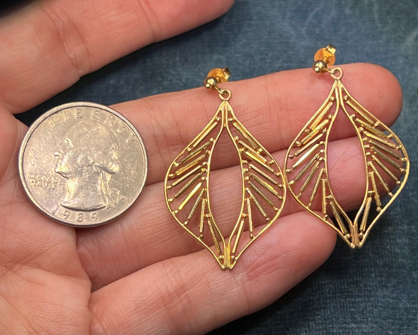 14k Yellow Gold Leaf Outline Statement Earrings. 1.5" Large