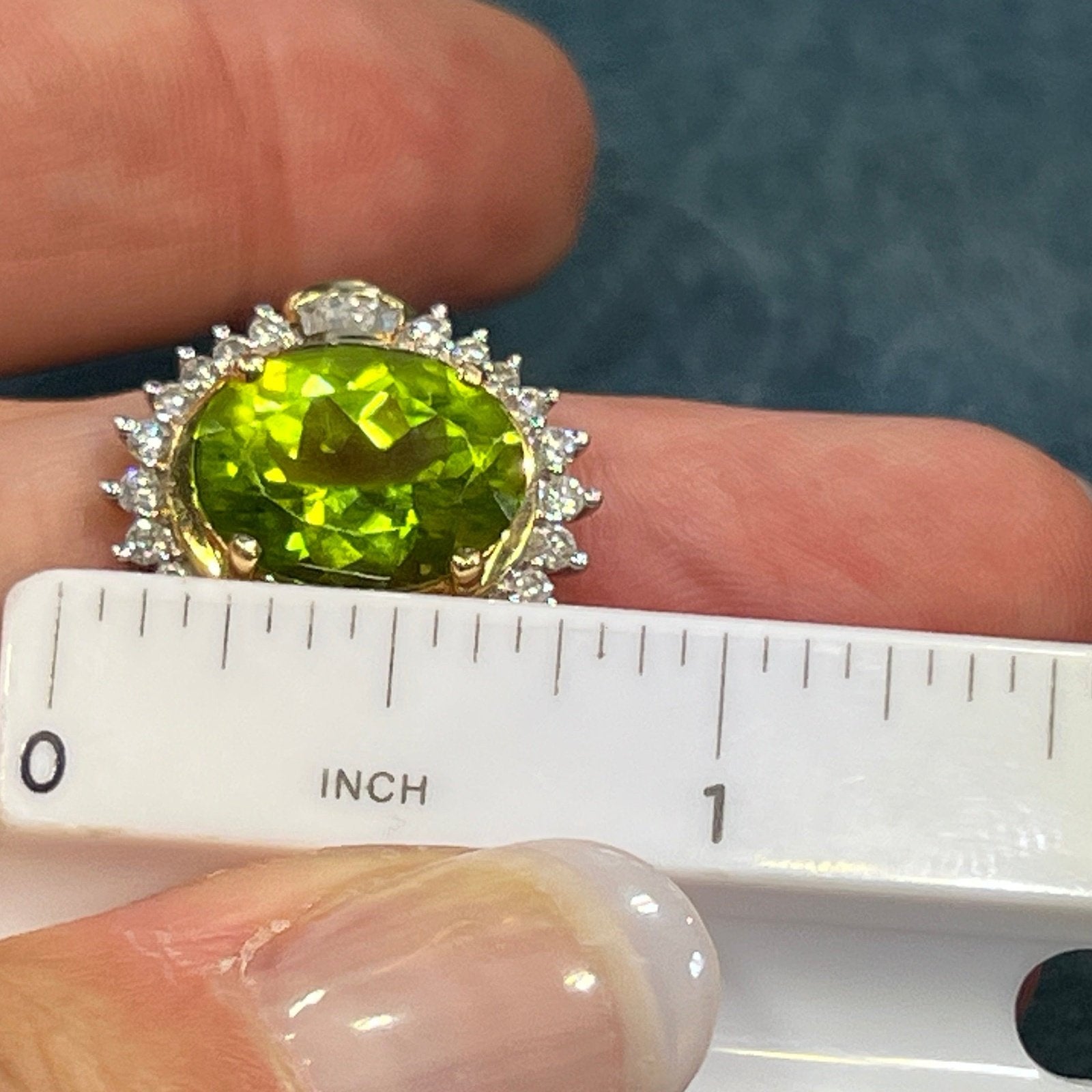 14k Yellow Gold Natural PERIDOT Princess Ring w Diamond Halo. 3/4"