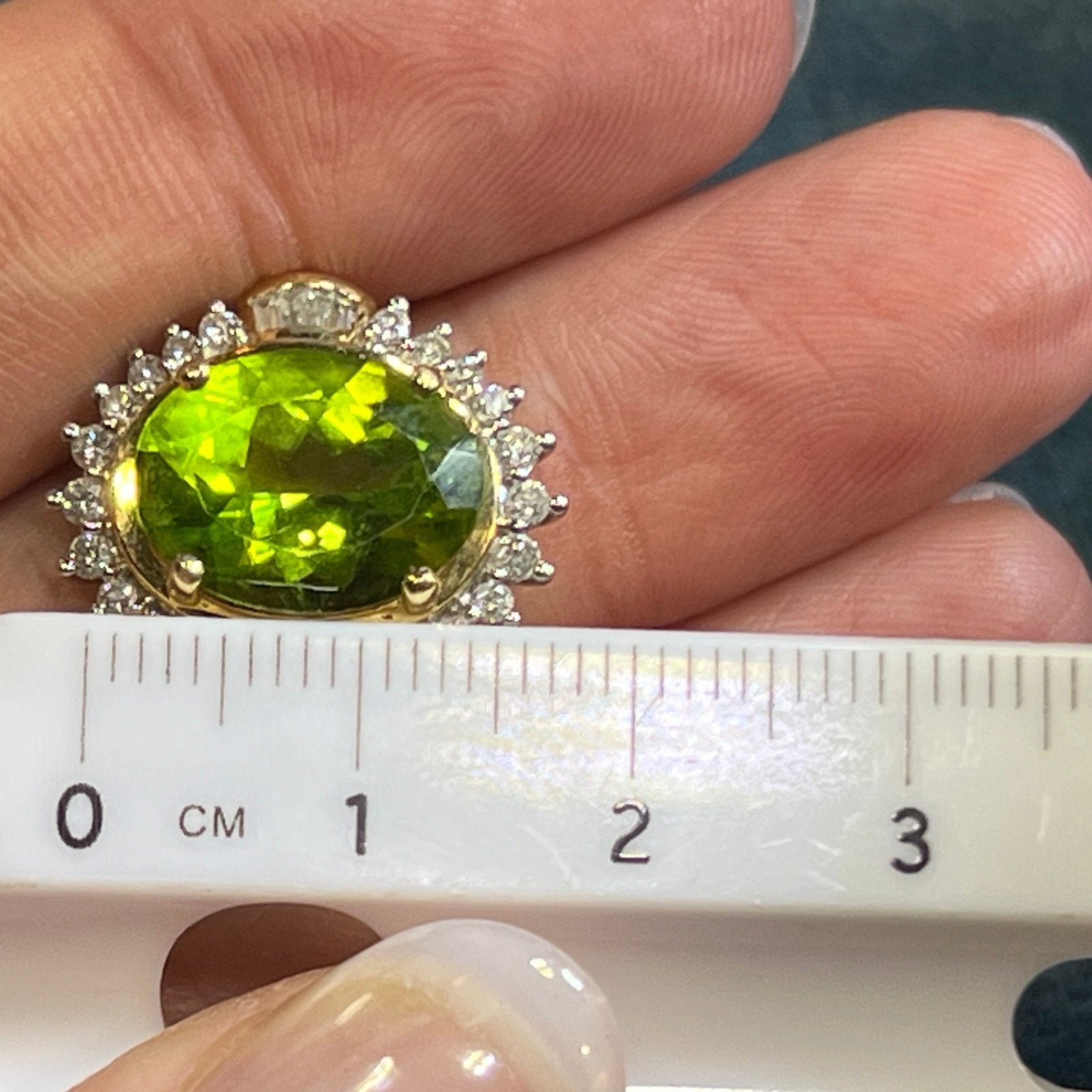 14k Yellow Gold Natural PERIDOT Princess Ring w Diamond Halo. 3/4"