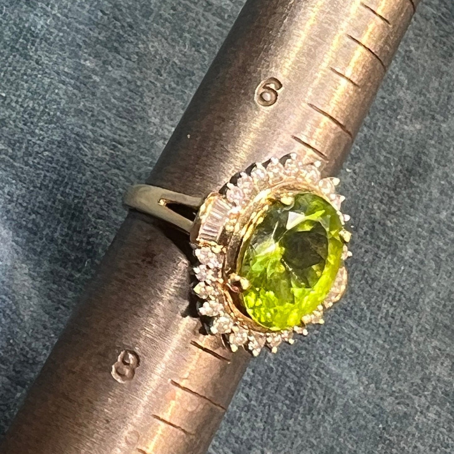 14k Yellow Gold Natural PERIDOT Princess Ring w Diamond Halo. 3/4"