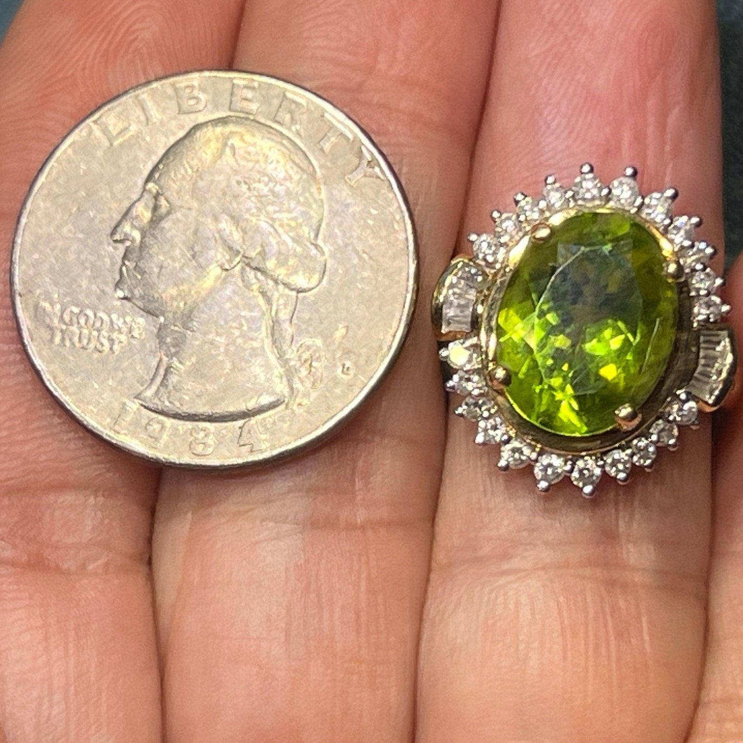 14k Yellow Gold Natural PERIDOT Princess Ring w Diamond Halo. 3/4"