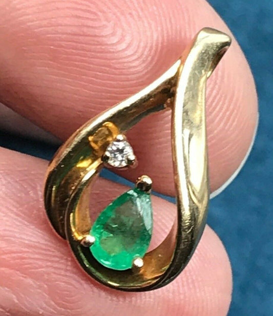 14k Yellow Gold Pendant w Natural Emerald & Diamond. 0.5 Ct Pear Cut-K7L5