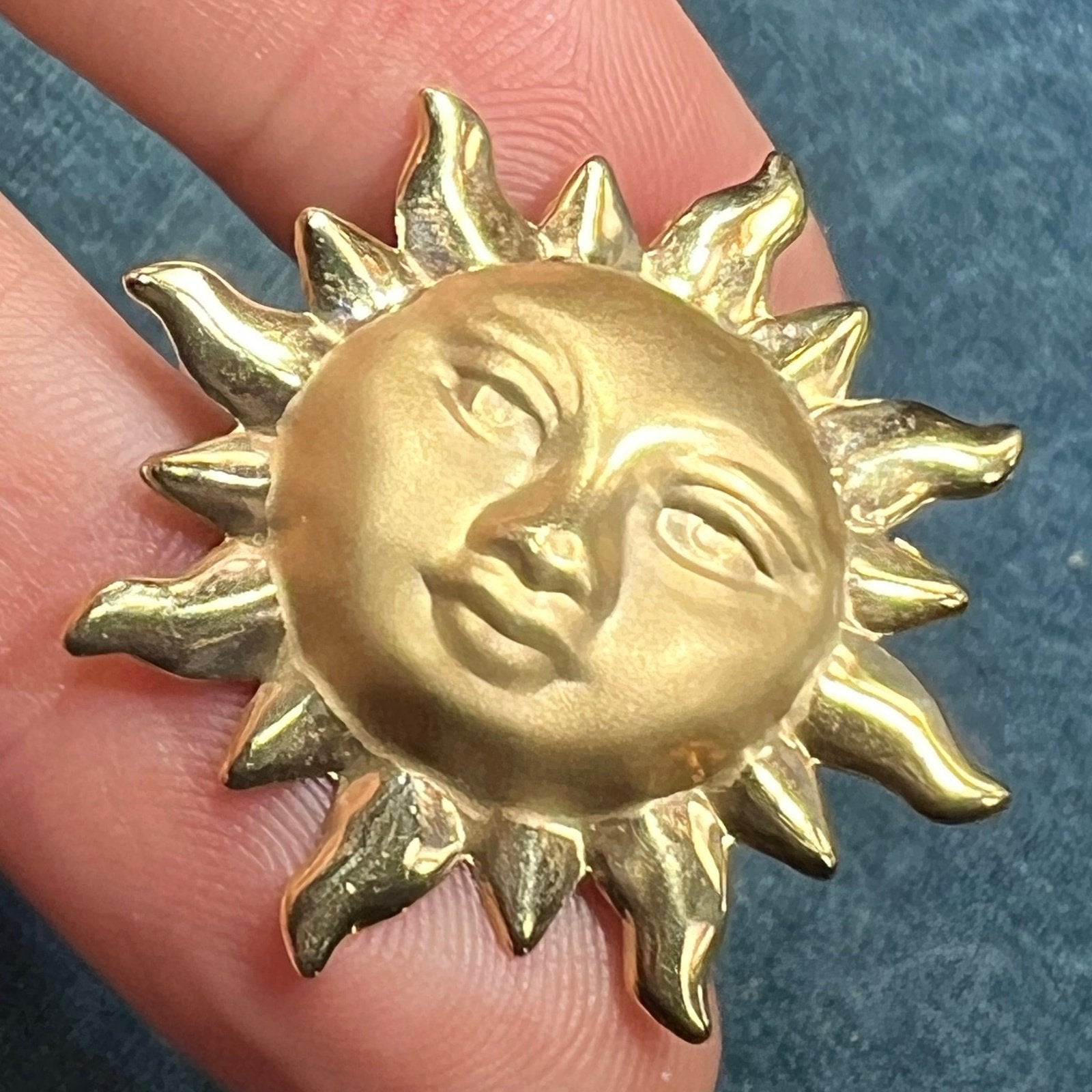 14k Yellow Gold Puffy Sun Burst Face Slide Pendant. 1.25" Medallion