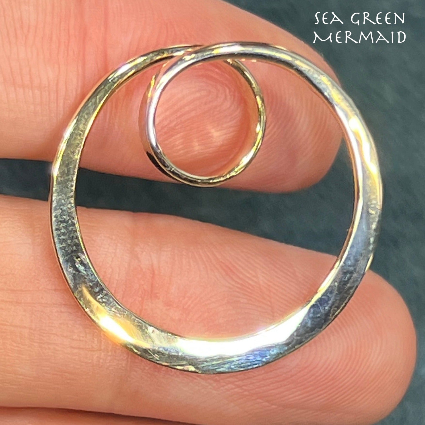 14k Yellow Hammered Gold Mobius Circle Pendant. 1"