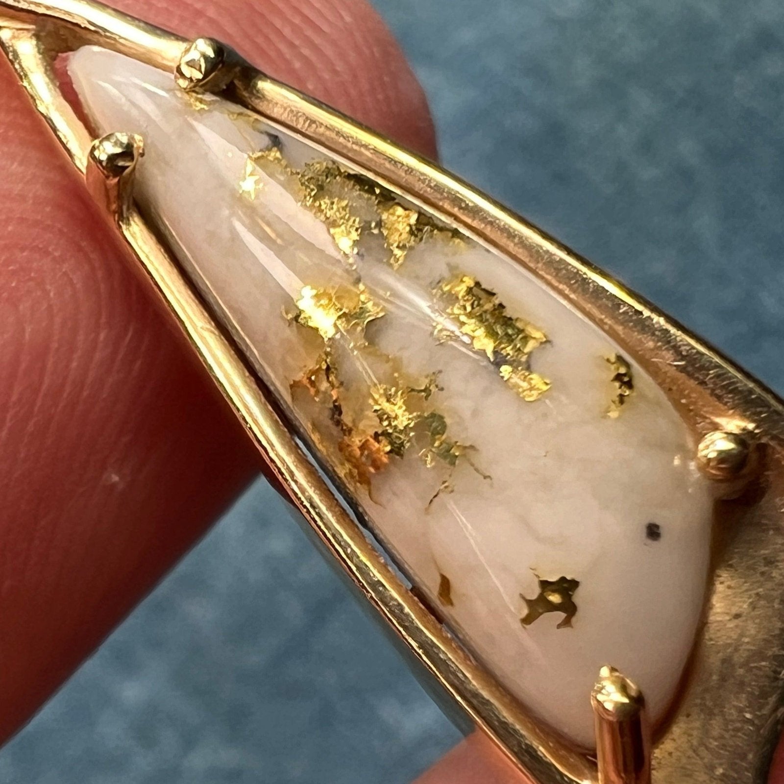 14k Gold ALASKAN Gold in Quartz Tribal Pendant. 1.7" *Video*