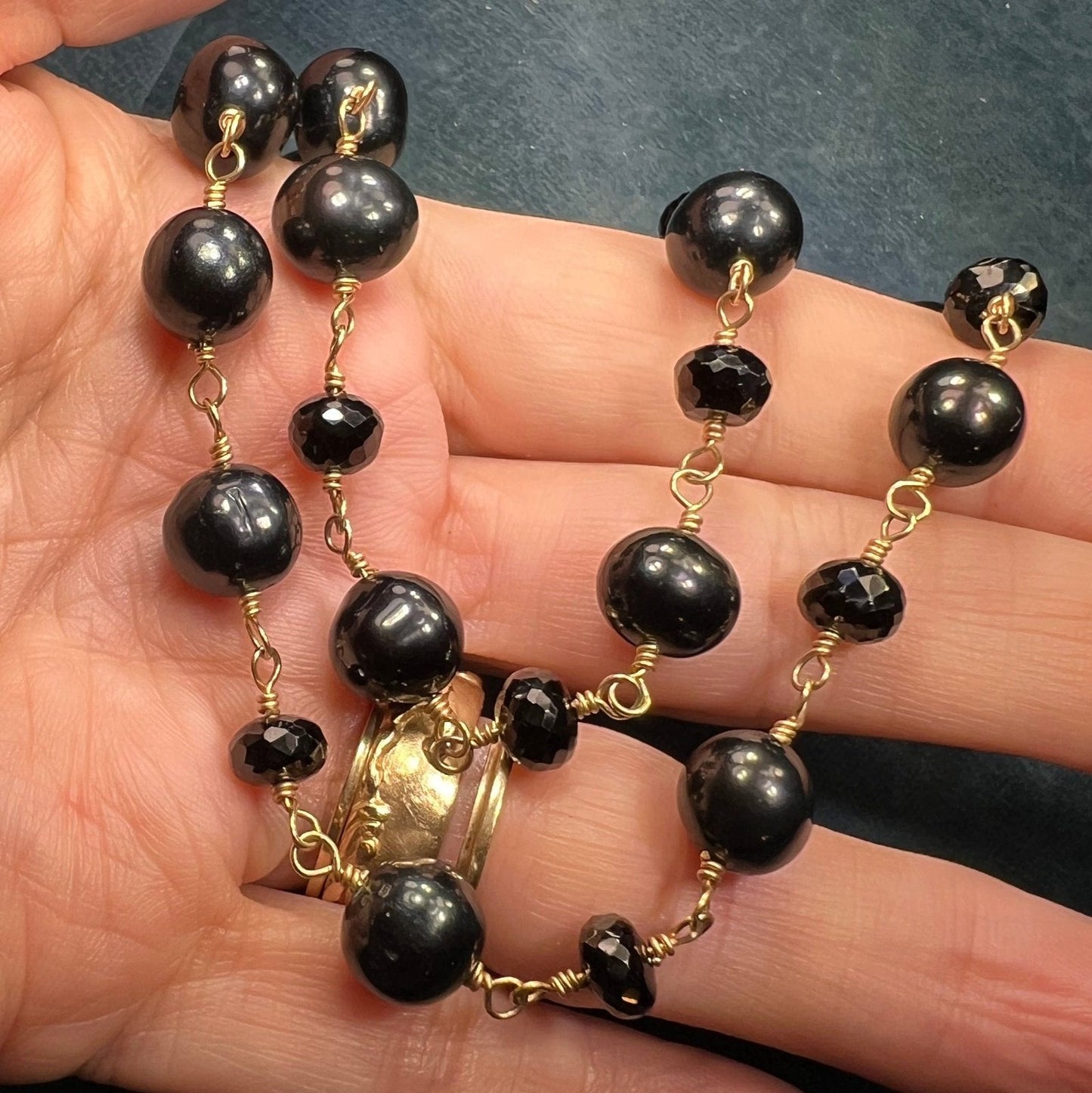 14k Gold Black Pearl + Onyx Station Chain Necklace. 26g